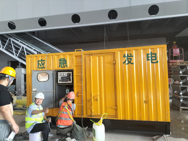 平泉怎样判断空气滤清器是否需要更换？